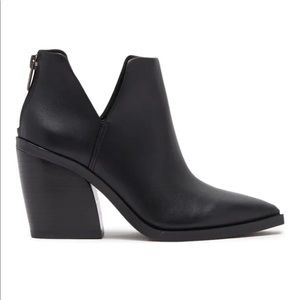 Vince Camuto Gigietta Boot - Black 9 Like New!